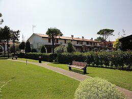 Comfy Bibione Villa With Pool Access
