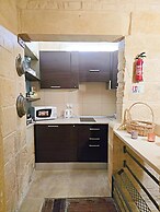 Maltese-Style APT - 5 mins from Valletta
