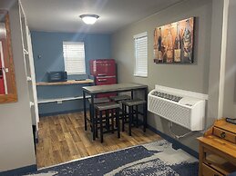 Cabins on Main Longmont