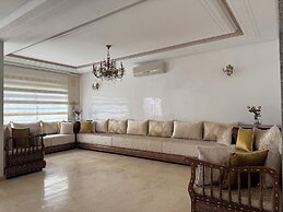 Chic 4BR with Jacuzzi-Fez New City Stay