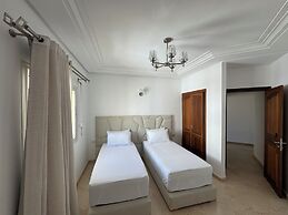 Chic 4BR with Jacuzzi-Fez New City Stay
