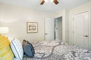 Cute, Comfy & Cozy For 6