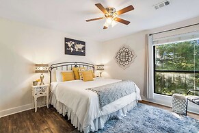 Cute, Comfy & Cozy For 6