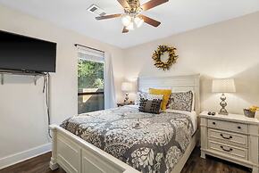 Cute, Comfy & Cozy For 6