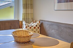 Vicky Apartment - Central, Mountain Stay
