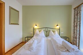 Vicky Apartment - Central, Mountain Stay