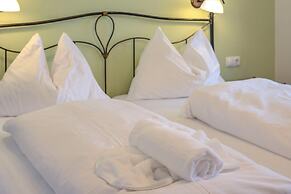 Vicky Apartment - Central, Mountain Stay