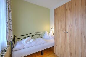 Vicky Apartment - Central, Mountain Stay