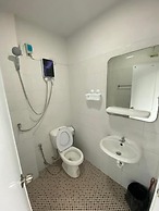 84 Bar & Guest House