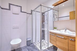 Bright Vicky Apartment With Infrared Sauna