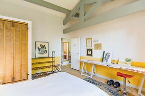 Elegant Bastide Near Aix With Pool