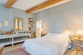 Elegant Bastide Near Aix With Pool