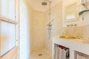 Elegant Bastide Near Aix With Pool