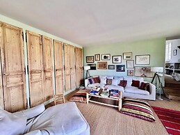 Elegant Bastide Near Aix With Pool