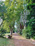 Elegant Bastide Near Aix With Pool