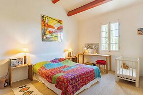Elegant Bastide Near Aix With Pool