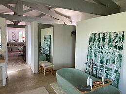 Elegant Bastide Near Aix With Pool