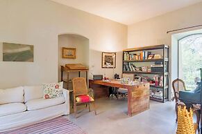 Elegant Bastide Near Aix With Pool
