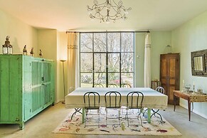 Elegant Bastide Near Aix With Pool