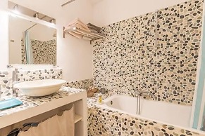 Elegant Bastide Near Aix With Pool