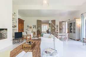 Elegant Bastide Near Aix With Pool