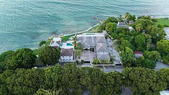 Turtle Cove House by Le Haus