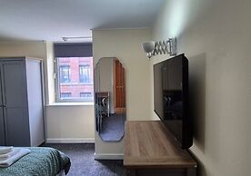 Stylish 1BR Flat Next to Hockley