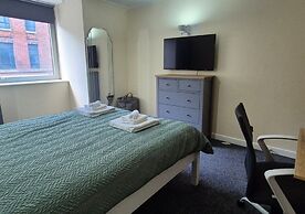Stylish 1BR Flat Next to Hockley