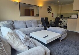Stylish 1BR Flat Next to Hockley