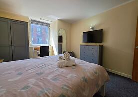 Stylish 1BR Flat Next to Hockley