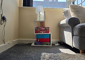 Stylish 1BR Flat Next to Hockley