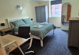 Stylish 1BR Flat Next to Hockley