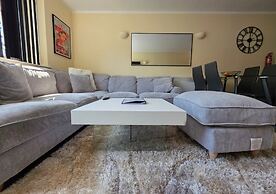 Stylish 1BR Flat Next to Hockley