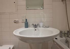 Stylish 1BR Flat Next to Hockley