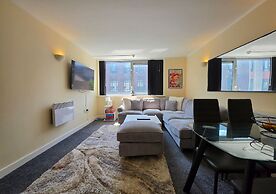Stylish 1BR Flat Next to Hockley