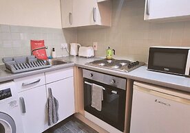 Stylish 1BR Flat Next to Hockley