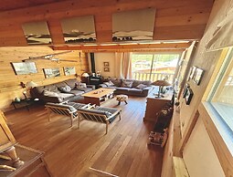 Cosy, Bright Apartment in Allos