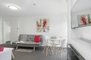 Charming Maning Ave - 2 Bedroom Unit