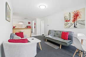 Charming Maning Ave - 2 Bedroom Unit