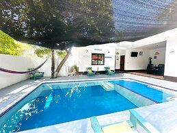 Residencia privada y con hermosa piscina