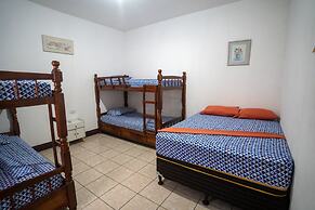 Residencia privada y con hermosa piscina