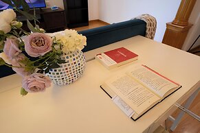 Tyms Xujiahui Modern 2BR APT