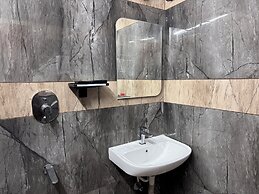Kaarthik Residency
