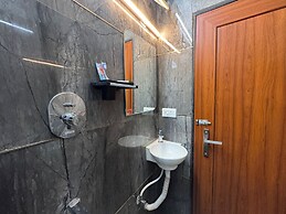 Kaarthik Residency