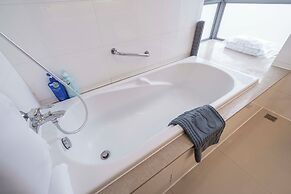 Tyms Spacious 3BR 2BA APT  Laishi Di