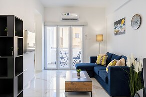Vibe - 1 BR APt & Balcony in Larnaca