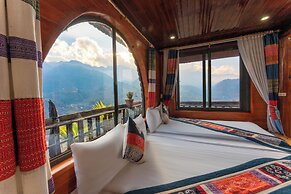 Muong Hoa River View Hotel