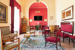 Syraka Hotel LR Collection