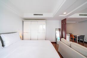 Tyms Xujiahui Modern 1BR APT