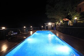 ECKO Kasang Regency Hill Resort